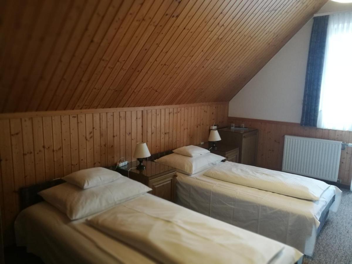 Gruendner Vendeghaz Bed & Breakfast Siófok Eksteriør bilde