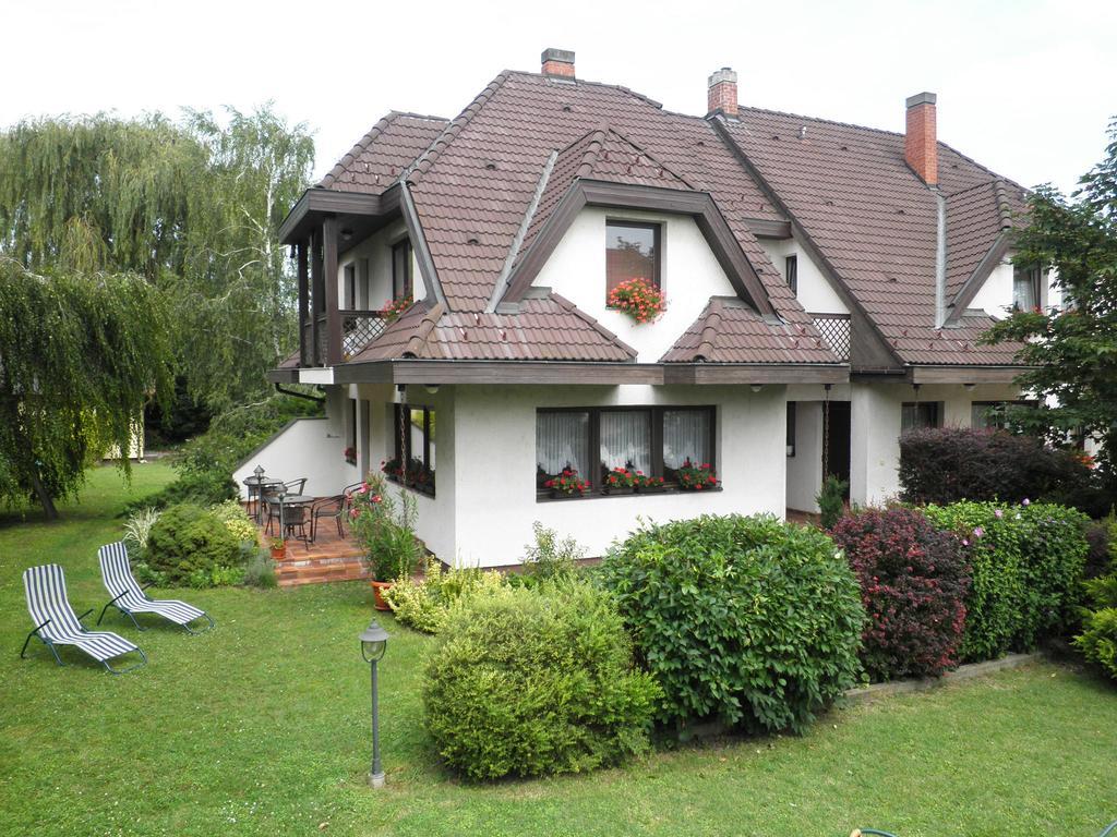 Gruendner Vendeghaz Bed & Breakfast Siófok Eksteriør bilde